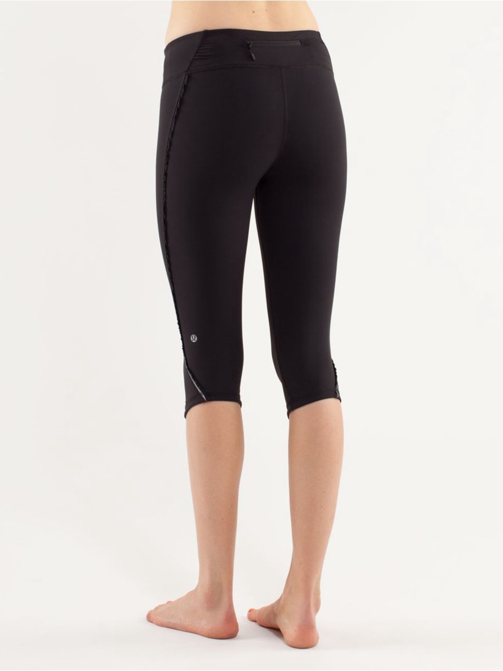 Lululemon Vintage Ruffle Detail Black Cropped Legging, Size 8, High Rise, Pocket